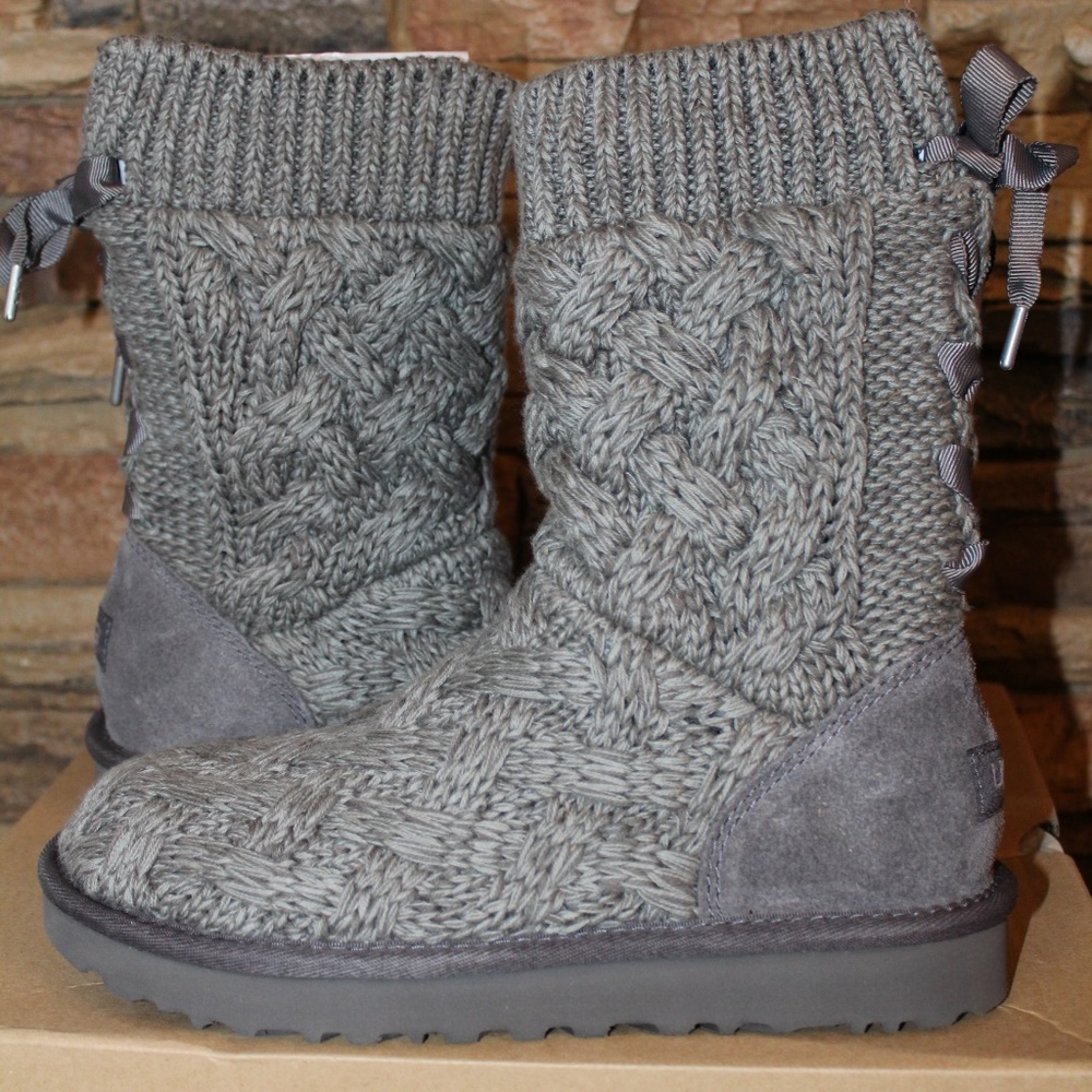 UGG ISLA Sweater Boots HEATHERED CHARCOAL GRAY